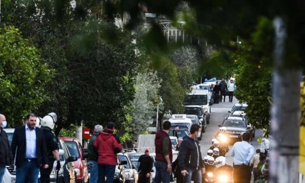 Περιφορά επιταφίου στον Κορυδαλλό: 13 συλλήψεις - Αναζητείται ένα άτομο ακόμη